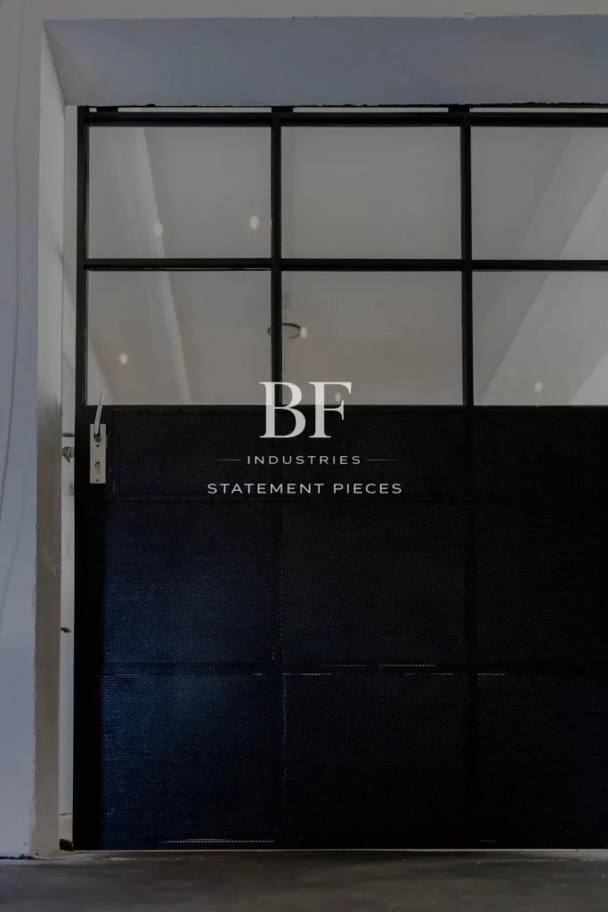 Rolltür architektur möbel als komplett angezeigte Tür